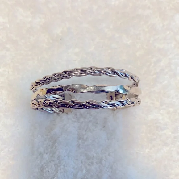 Beautiful 925 Sterling Silver Cuff Bracelet - Picture 2 of 7